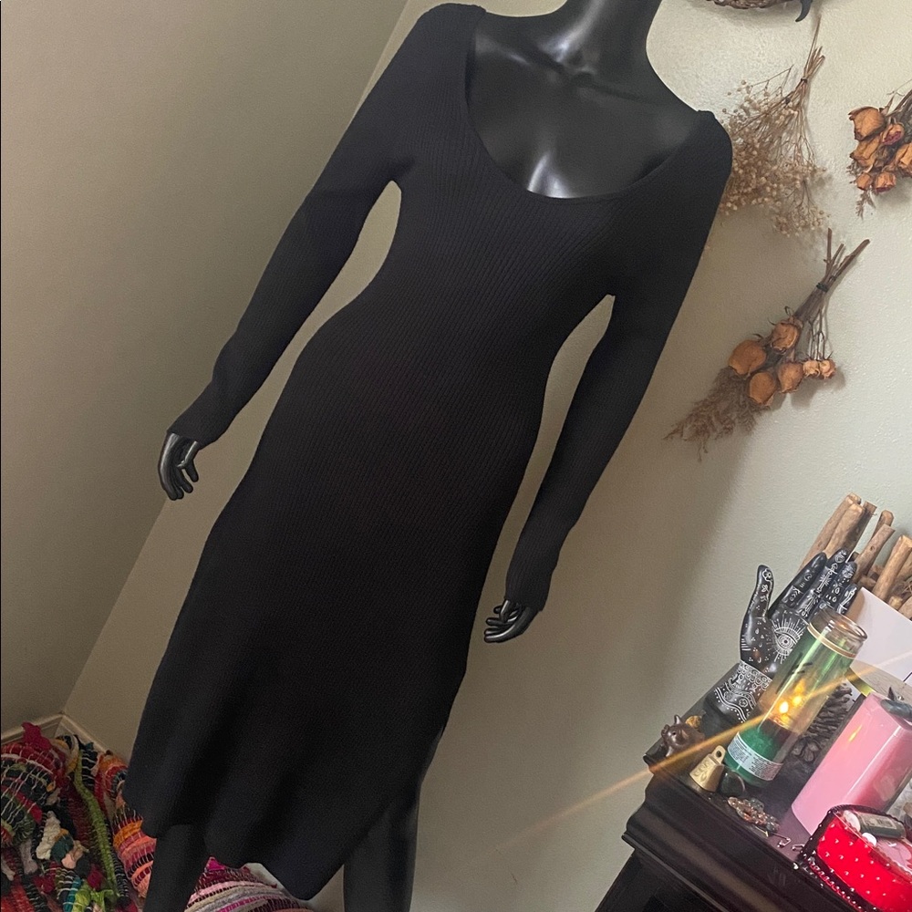 Elegant Black V-Neck Ribbed Dress with Knot Twist Backing NWTs